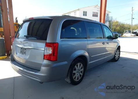 2016 Chrysler Town & Country Touring z USA, uszkodzony, nr VIN 2C4RC1BG5GR279797